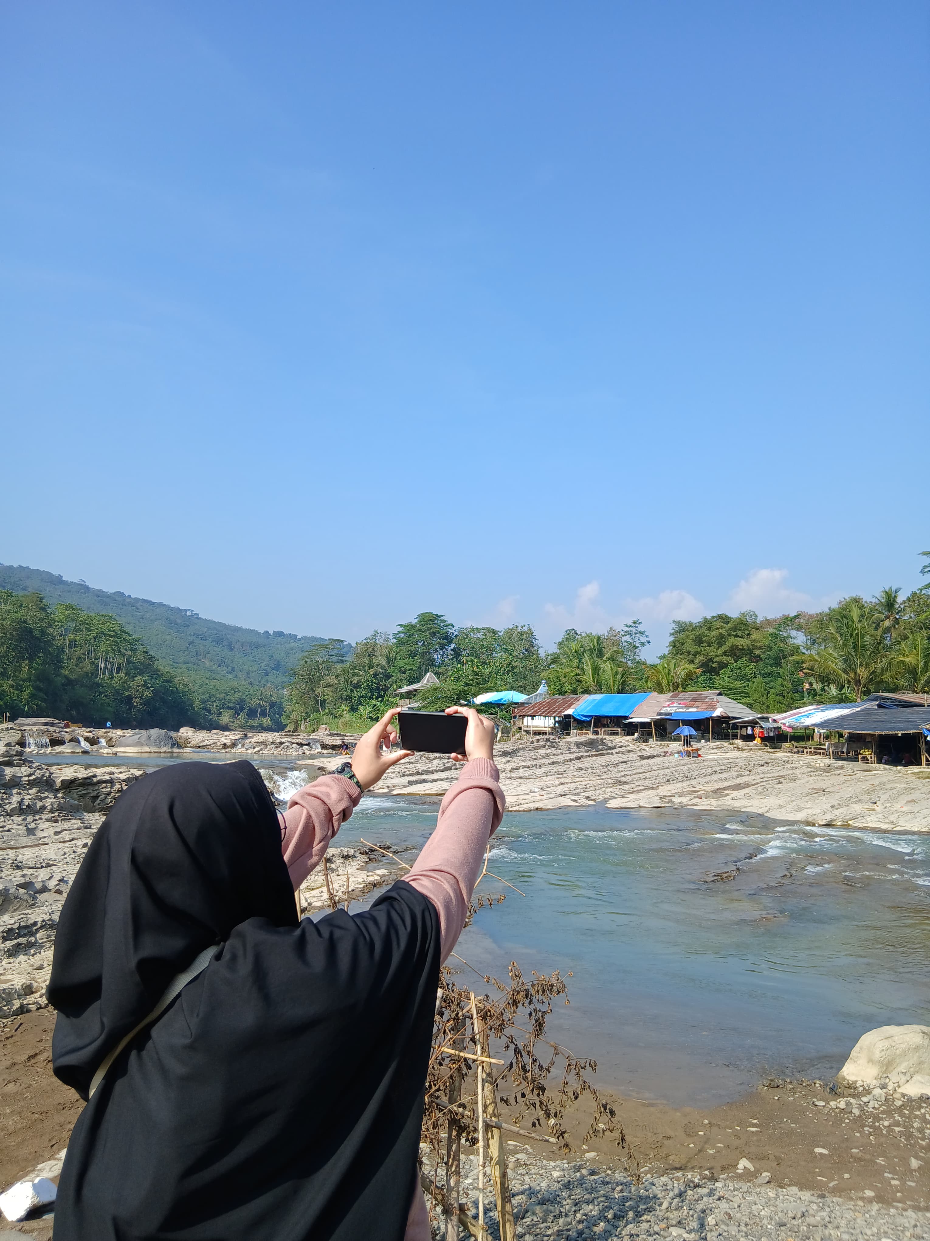 About Alika